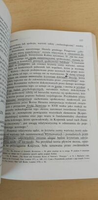 Zdjęcie nr 2 okładki Chalmers Alan Czym jest to, zwiemy nauką? Rozważania o naturze, statusie i metodach nauki. Wprowadzenie do współczesnej filozofii nauki.